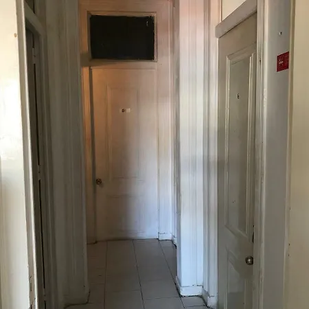 Shangri-la Arroios Hostel Lisboa