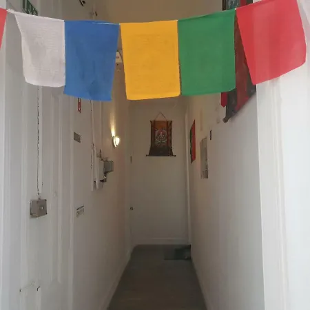Shangri-la Arroios Hostel